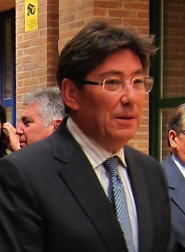 Arturo Aliaga, Consejero De Industria De Aragón