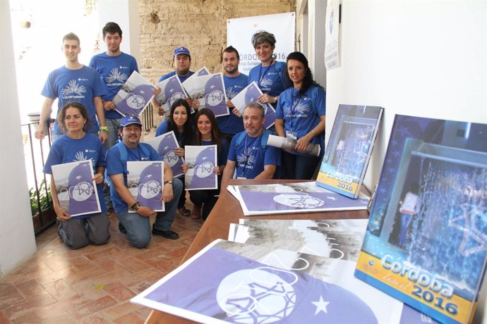 Voluntarios De Córdoba 2016 Con La Nueva Revista