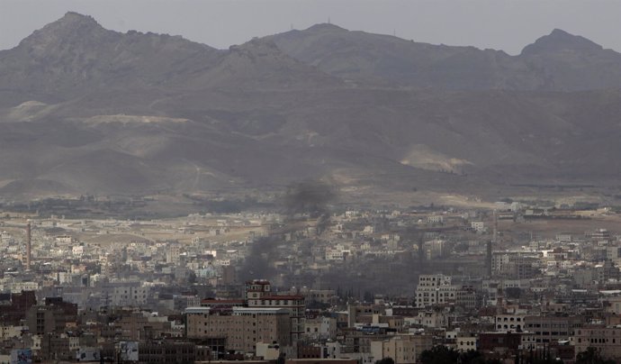 Enfrentamientos Y Bombardeos En Yemen