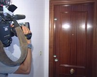 Un centenar de vecinos de Museros se concentra para condenar el último crimen de violencia machista