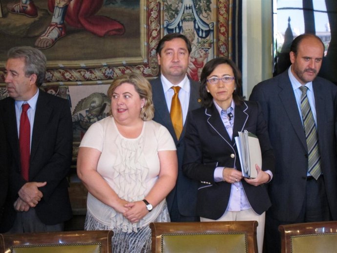 El Conseller J.M.Pelegrí, La Ministra R.Aguilar Y Consejeros De Agricultura