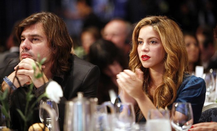 Antonio De La Rua Y Shakira Cenando
