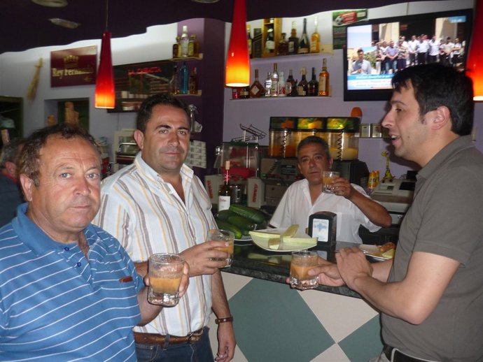 El Ayuntamiento Y Los Bares De Íllora Apuestan Por El Pepino De Tapa