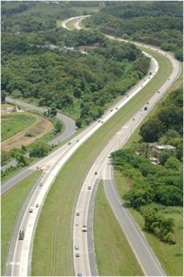 Imagen De La Autopista Que Privatiza Puerto Rico