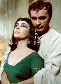Liz Taylor Y Richard Burton En Cleopatra