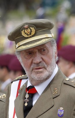 El Rey Don Juan Carlos Con Uniforme Militar