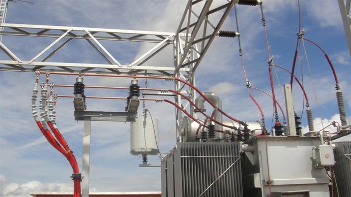 Transformador Eléctrico En Nava Del Rey (Valladolid)