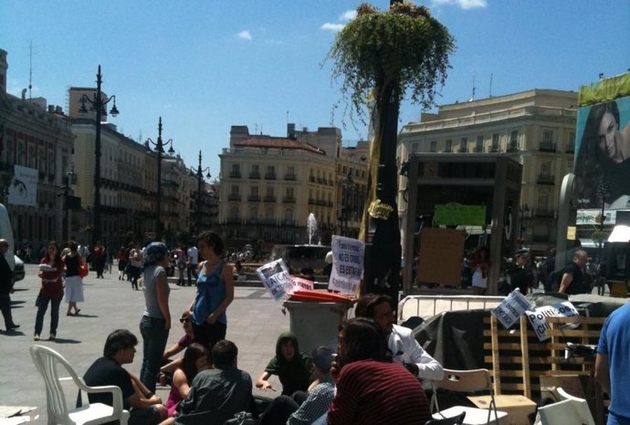 Acampada En La Puerta Del Sol Tras Manifestaciones Del 15-M