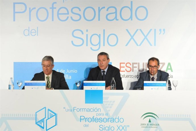 El Consejero De Educación Inaugura Un Congreso De Formación Docente