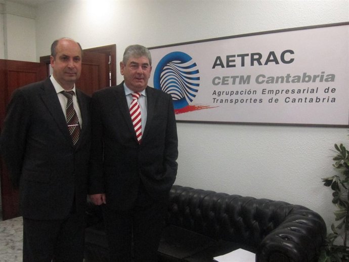 El Presidente De AETRAC, Miguel Ángel Vía, Y El Secretario Gerardo Pontón