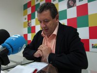 Martínez (IU) dice sobre la propuesta de Anguita de que dimita que se trata de "un debate interno"