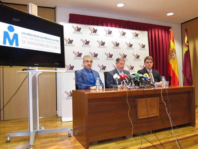 Defensor Del Pueblo, José Pablo Ruiz Abellán, En El Centro