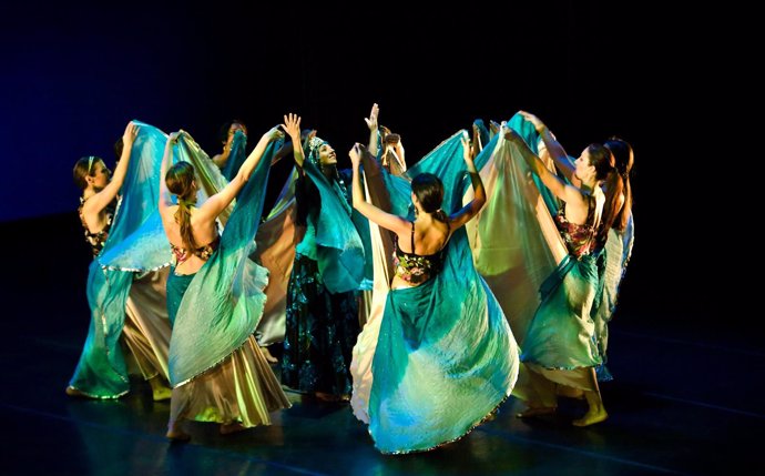 Compañía De Danza Oriental Fenicia 2