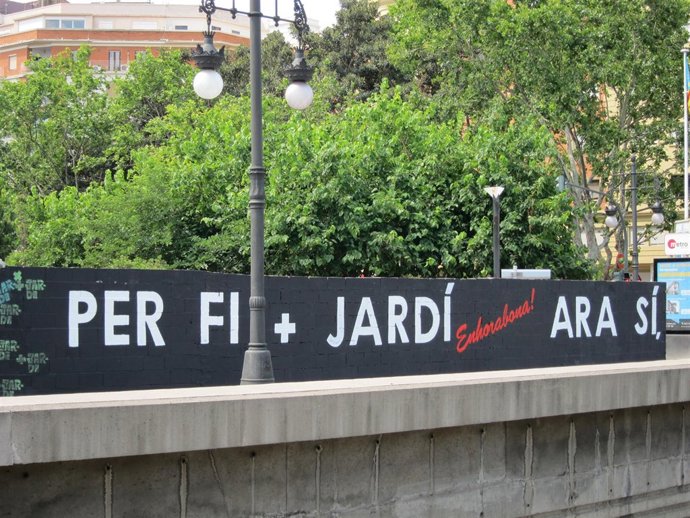 La Nueva Pintada En El Muro De Los Terrenos