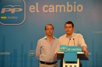 El PP-A avisa de que las "disputas internas" del PSOE "desangran" al Gobierno y que los socialistas son "el problema"