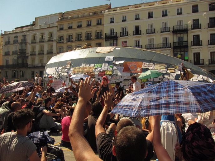 Asamblea En La Puerta Del Sol