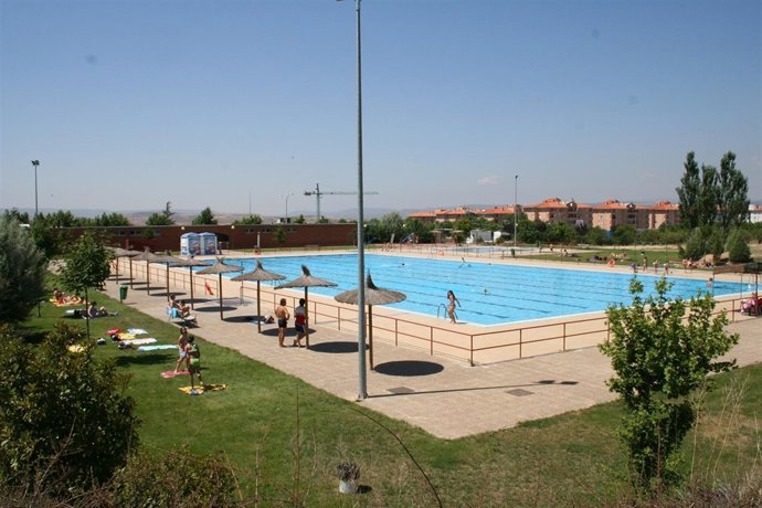 Piscina De Los Planos En Teruel