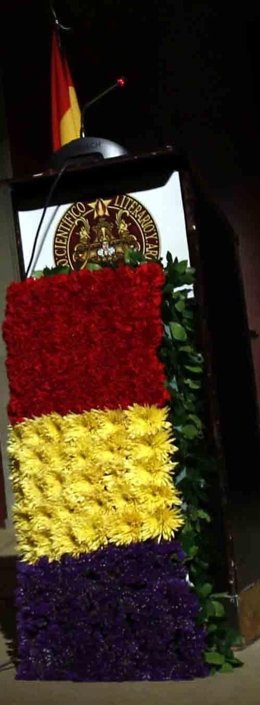 Homenaje A La República En El Ateneo