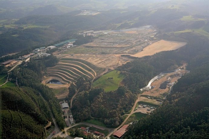 Vertedero de Serín, en Asturias