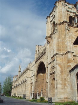 Fachada Del Parador San Marcos De León