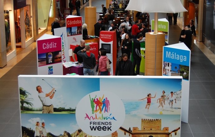 Imagen De Una Acción Promocional De Turismo De La Junta En Reino Unido