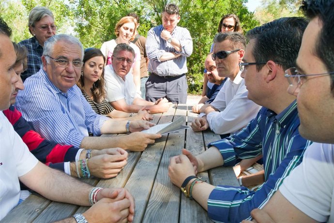 Cotino Se Reúne Con Miembros De Fosama