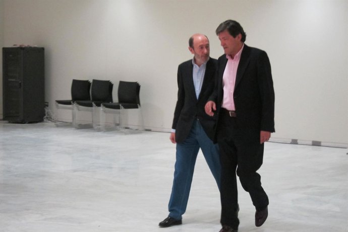 Alfredo Pérez Rubalcaba Y Javier Fernández