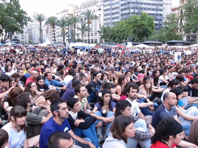 Participantes En Una Asamblea En Valencia