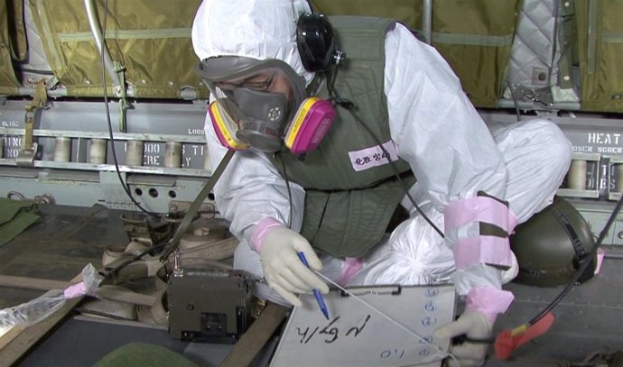 Trabajador En La Central Nuclear De Fukushima