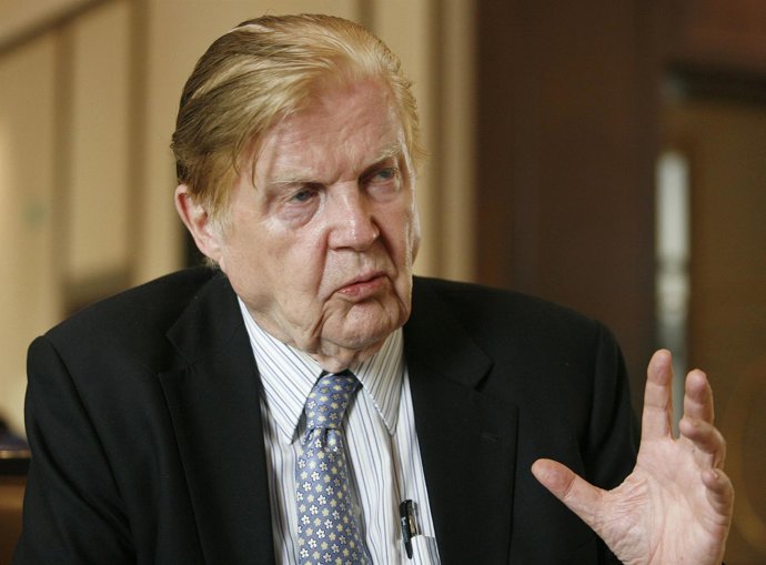 Nobel De Economía Robert Mundell