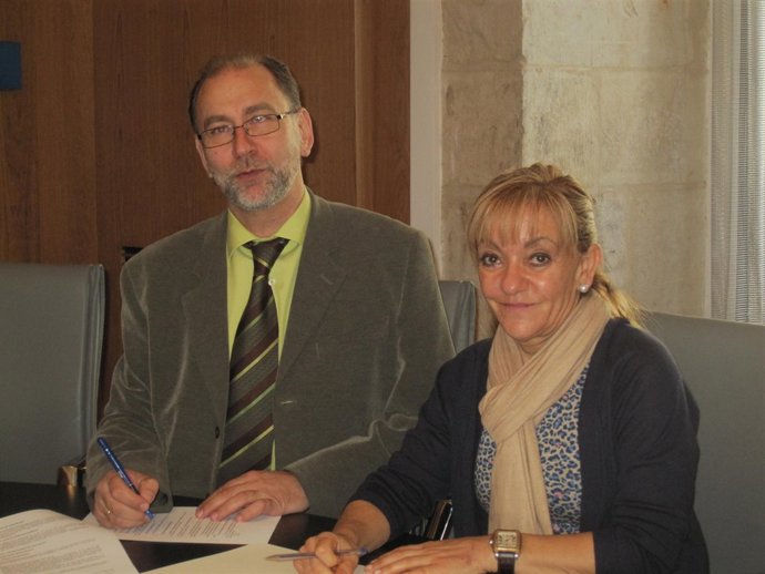 Isabel Carrasco Y El Alcalde De Villadangos