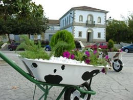 Fachada Del Ayuntamiento De Sober