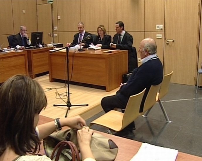 Exgerente Del Club De Paterna, En El Juicio
