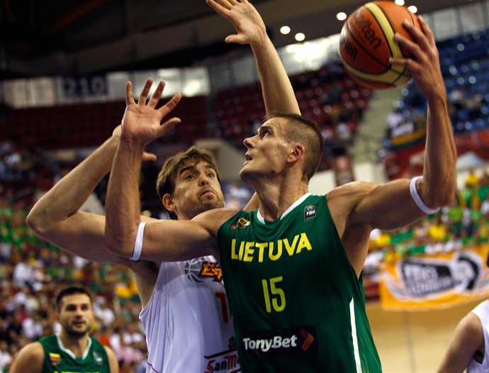 Lituania le gana a España