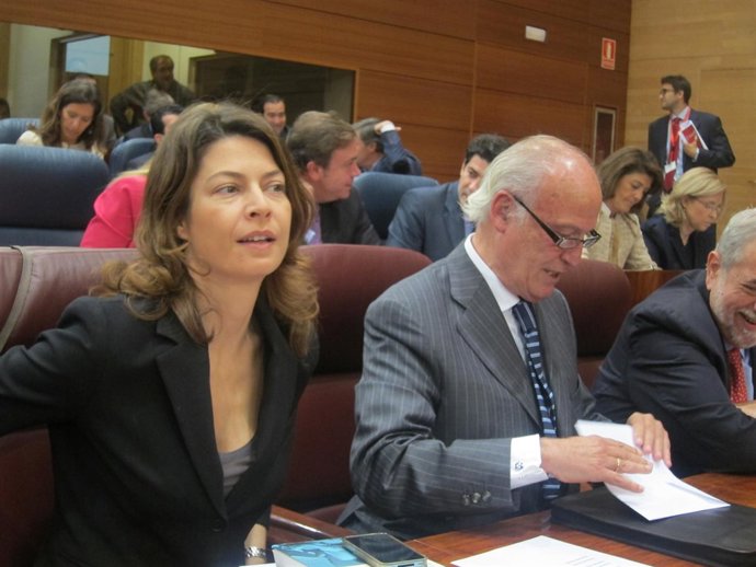 José Ignacio Echeverría Con Lucía Figar En La Asamblea