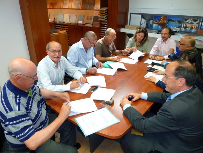 Firma Primeras Prejubilaciones de Exagrés y  cuatro trabajadores