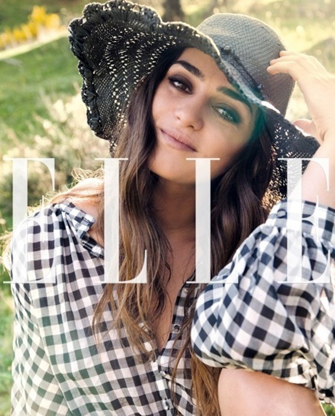 Olivia Molina En Un Reportaje De La Revista 'Elle'