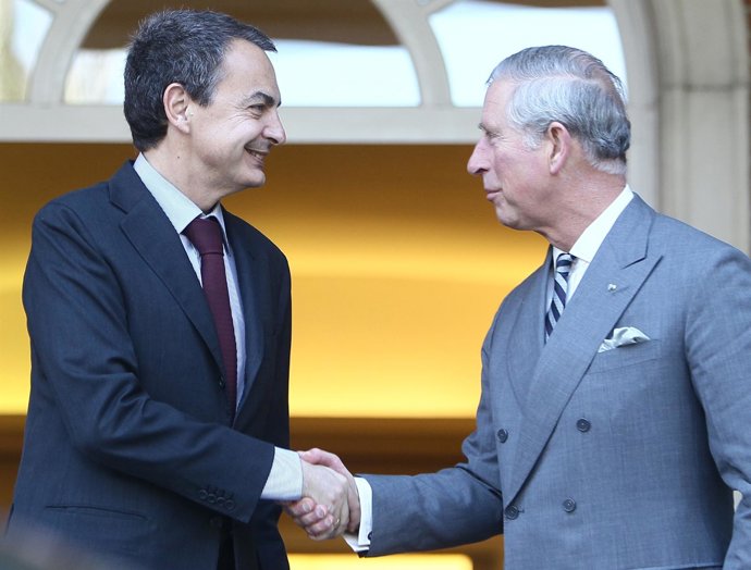 Zapatero recibe al Príncipe Carlos en Moncloa