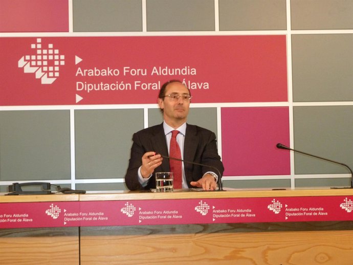 El Teniente De Diputado De Álava, Claudio Rodríguez.