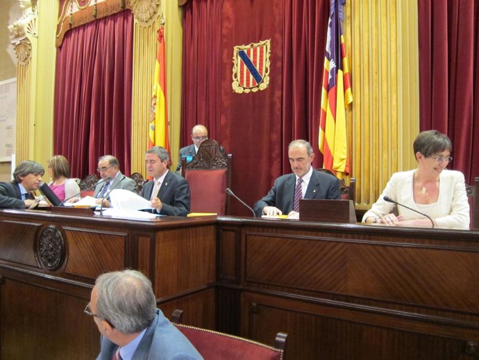 MESA DEL PARLAMENT MIEMBROS