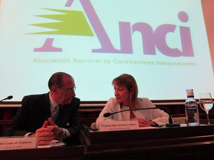 La Secretaria General De Infraestructuras Y El Presidente De Anci