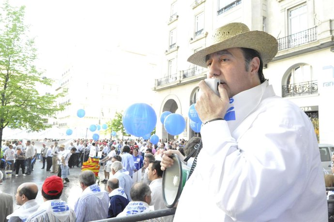 Ambiente de la manifestación por el pantano de Biscarrués