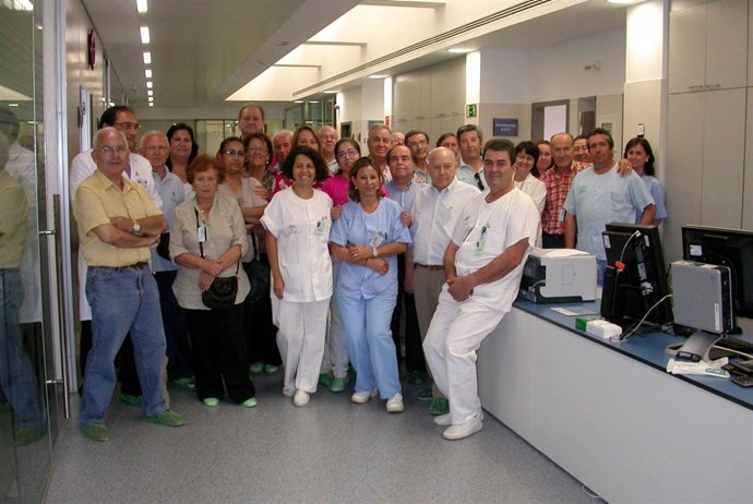 Miembros Del Programa De Voluntariado De La Unidad De Cuidados Críticos De Valme