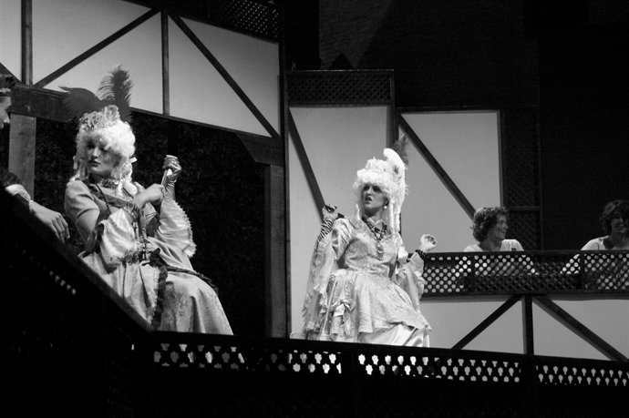 'Las Preciosas Ridículas' De Ekilateatro Inaugura Las III Noches De La Buhaira 