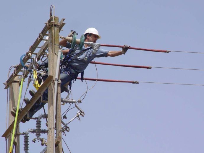 Nota De Premsa: Millores En La Xarxa De Distribució Elèctrica Del Municipi De Bu