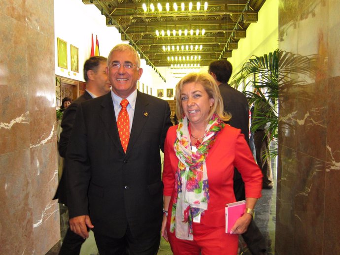 Dolores Serrat (PP) Con Manu Blasco (PAR)