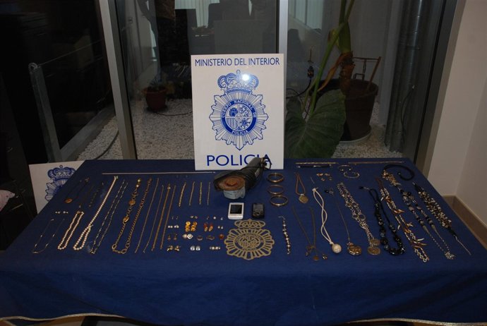 Imagen De Joyas Robadas En Un Domicilio De Pamplona.