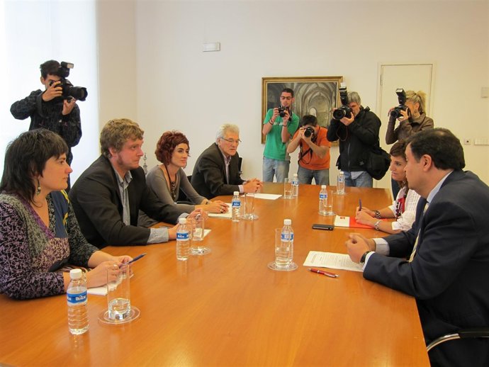 Reunión Entre Bildu Y PSN.