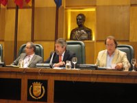 Pérez Anadón pide a concejales que "no os falte ni un pelo de orgullo" ante transformación de ciudad