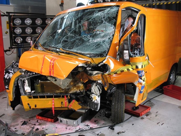 Prueba De Choque De Furgoneta